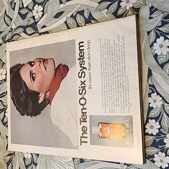 Vintage Vogue Magazine July 1977 - Picture 3 of 3